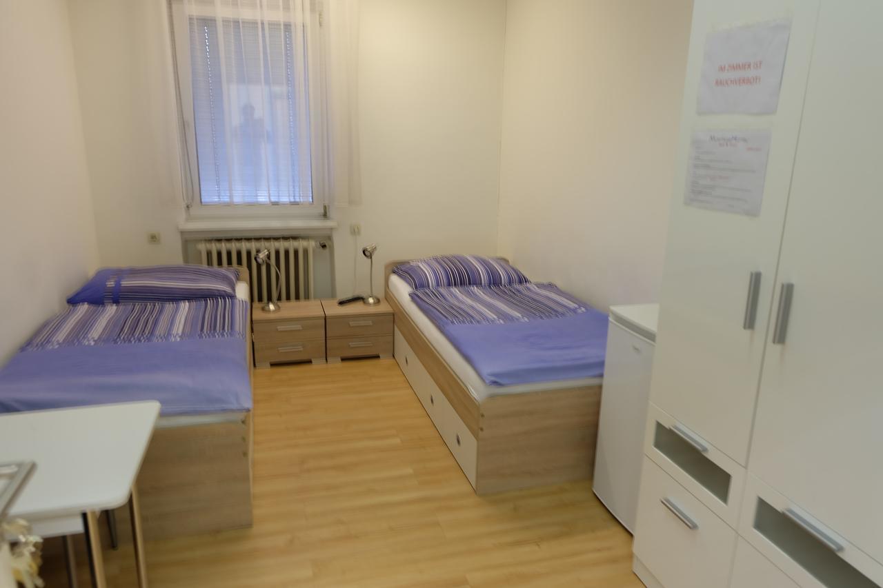Montagehotel Bed&Steel Linz Exterior foto